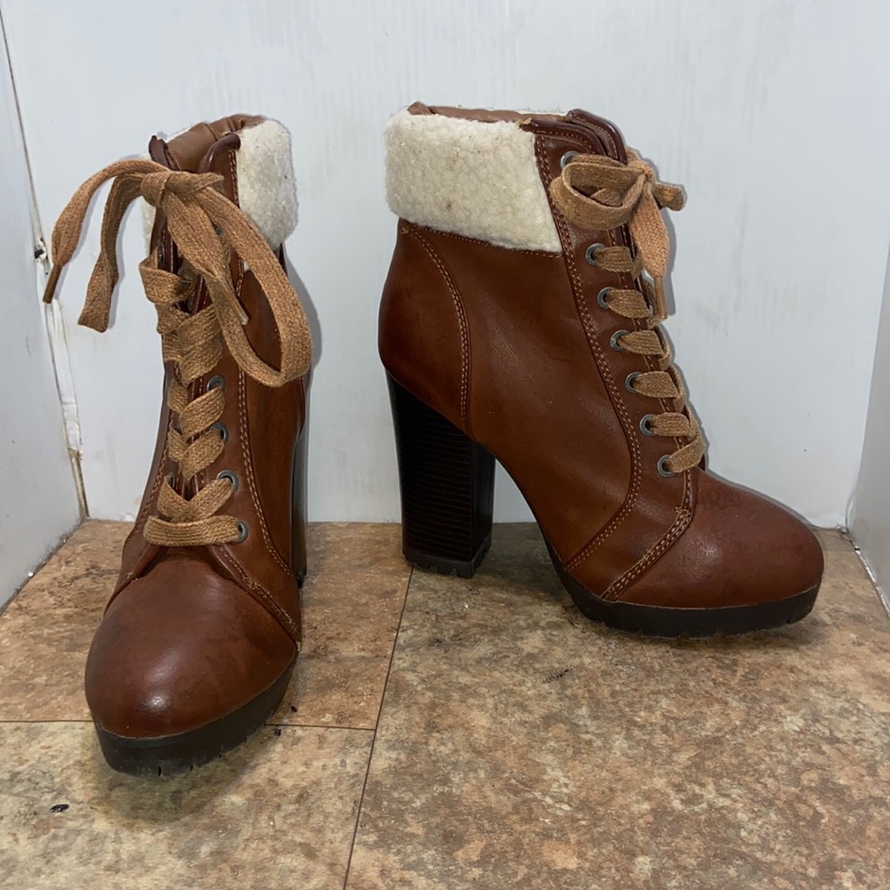 Bamboo platform chunky heeled boots sz 7